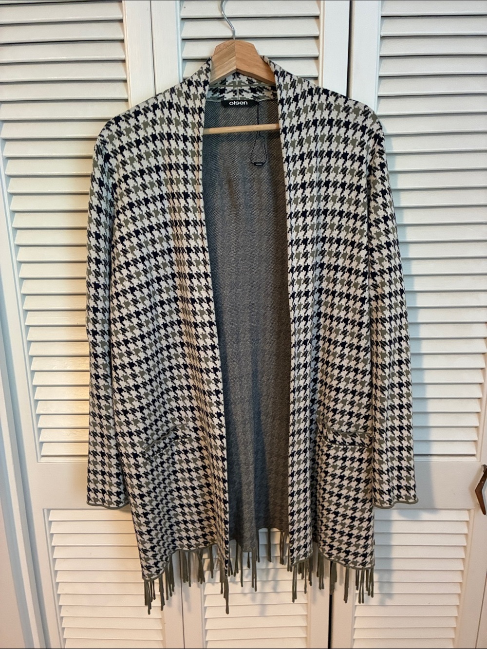 Olson Black & Cream Houndstooth Open-Front Fringe Cardigan